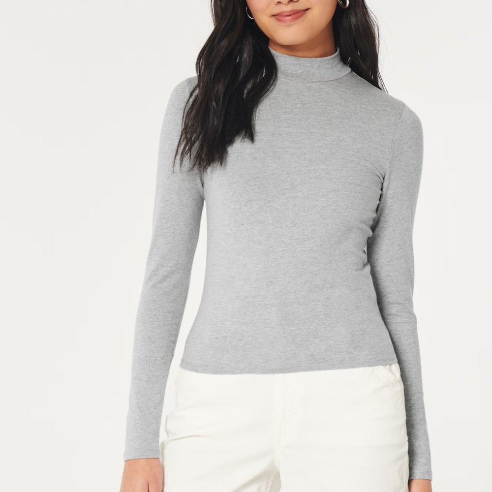 HOLISTER LONG-SLEEVE MOCK-NECK TOP
